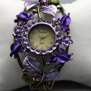 Couture Uhr Damen 40 mm lila floral Kristalle Manschette goldfarben neue Batterie - Bild 1 von 12