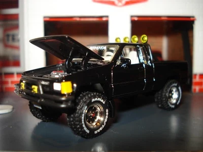 1985 TOYOTA 4X4 PICKUP TRUCK LIMITED EDITION 1/64 JL OFF ROAD WHEELS - Image 1 of 4