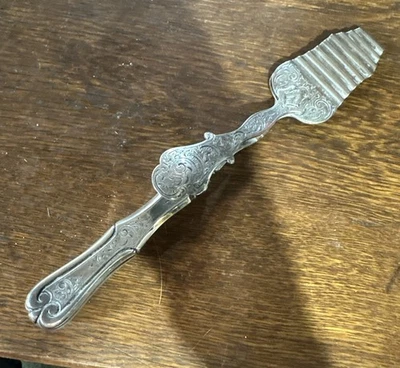 Antiguo servidor de pasteles con bisagras de plata de ley 10 pergaminos con sello 144 g Foto 1 de 4