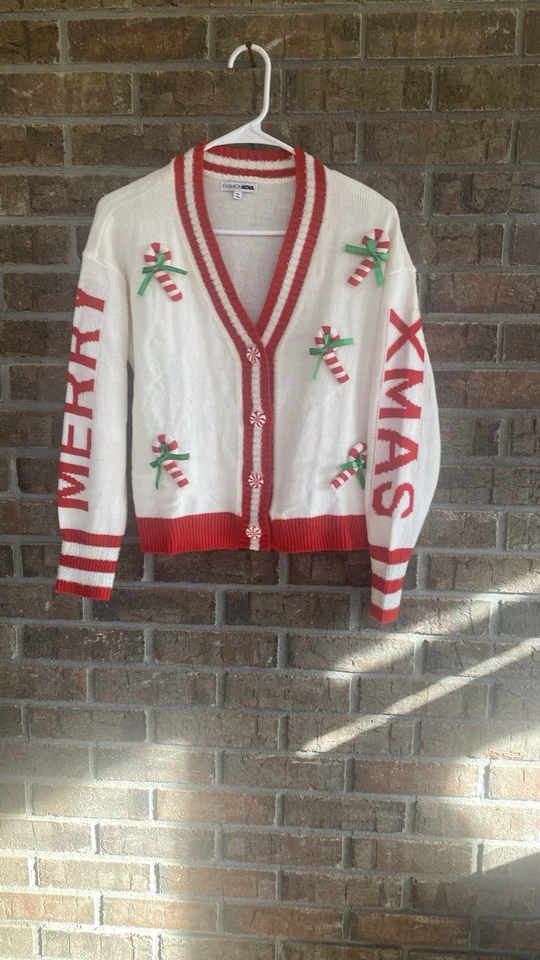 Fashion Nova Womens Cropped Long Sleeve Christmas sweater size Medium - Image 1 of 1
