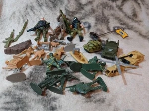 Corgi Army Soldiers, Vehicles & Accessories Toy Figures - Picture 1 of 12