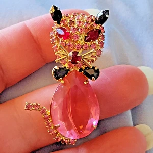 Alice Caviness Brooch Pin Vintage 1960s Pink Black Rhinestone Cat Brooch Stamped - Picture 1 of 3