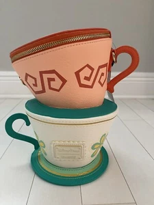 D23 Expo exklusive Alice im Wunderland Loungefly Teetasse Umhängetasche Neu mit Etikett - Bild 1 von 4