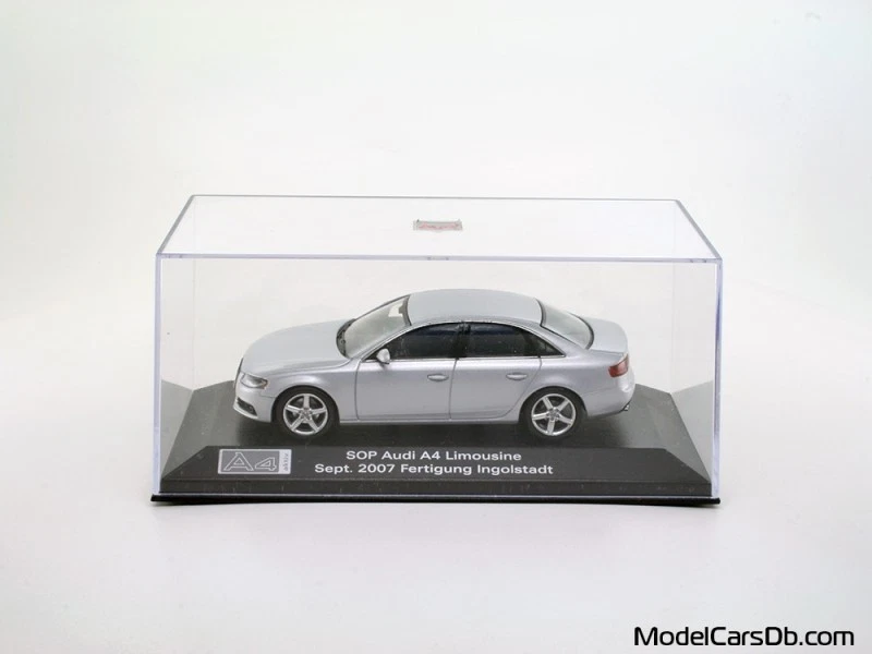 1:43 Audi A4 (B8) 2008 Minichamps - Bild 1 von 1