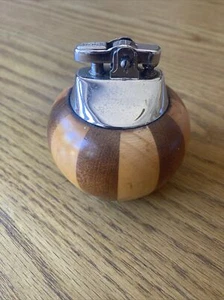 Stylish Mid Century Vintage Ronson Carousel Two Tone Wooden Table Lighter - Picture 1 of 5