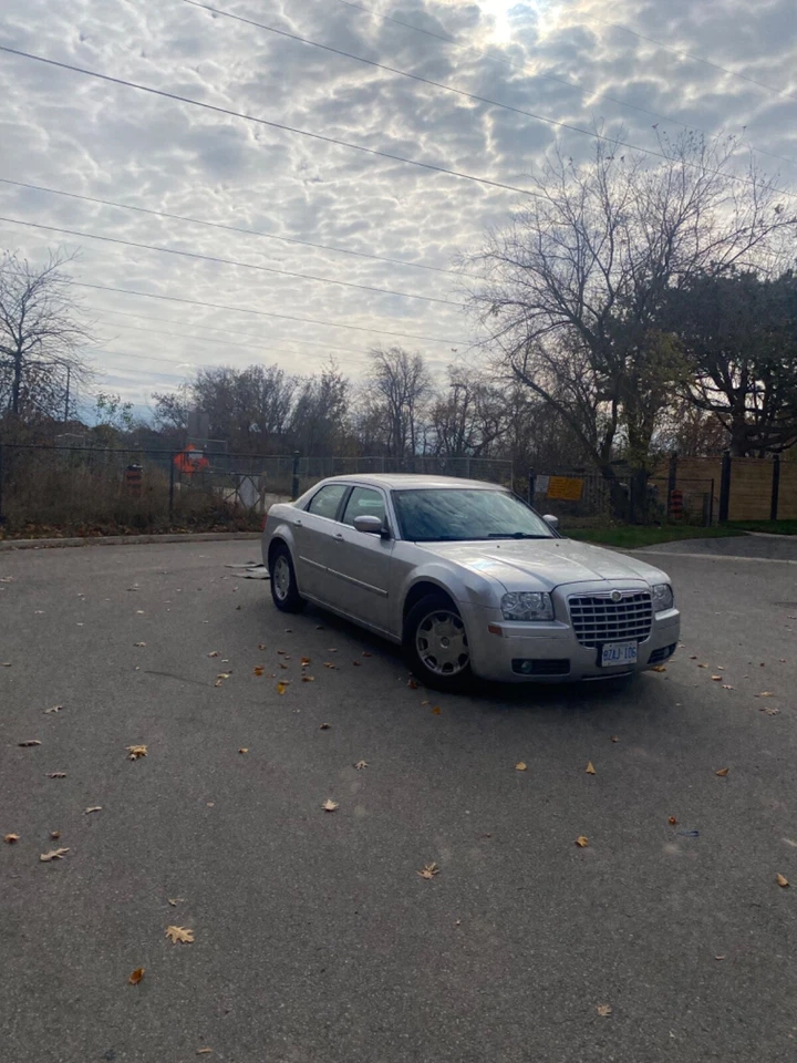Chrysler: 300 Series - Image 1 of 4