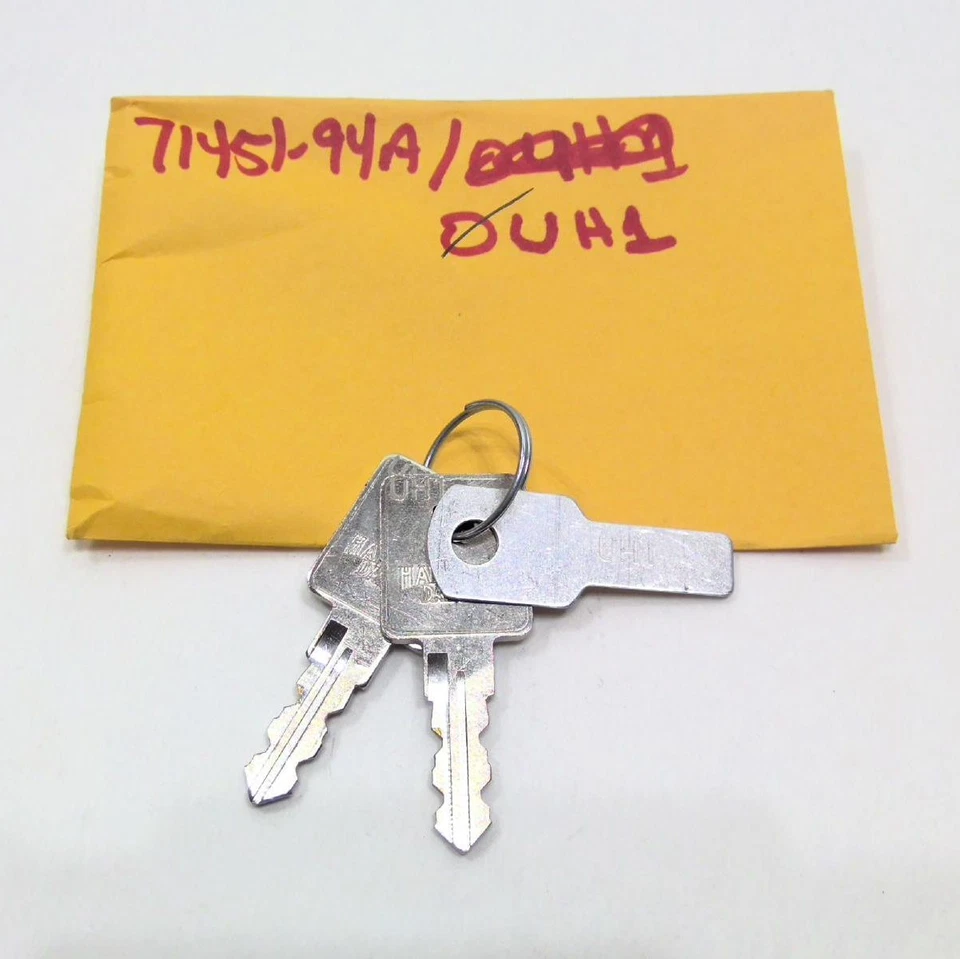 Nuevo de Lote Antiguo Original Harley Davidson Sportster XL JUEGO DE LLAVES CÓDIGO OEM 0UH1 71451-94A Foto 1 de 3