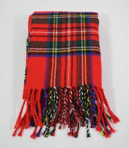 Bufanda de colección con flecos a cuadros rojo tartán acrílico Cashmyarn de Berkshire 63" X 12,25 - Imagen 1 de 3