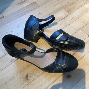 NWOB Clarks Women's Shoes Emily Daisy Black Leather Pumps Size 12 W - Picture 1 of 11
