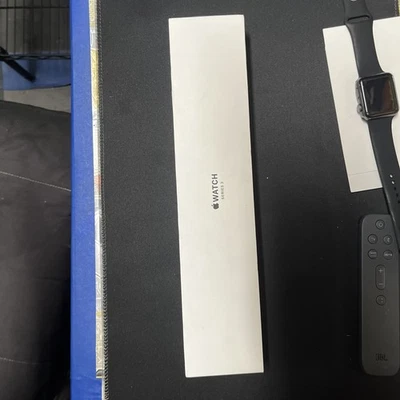 Reloj inteligente Apple Watch Series 3 38 mm estuche de aluminio plateado correa deportiva blanca -... Foto 1 de 3