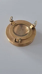POSACENERE IN OTTONE a forma di obloʻ, stile marina VINTAGE - Foto 1 di 4