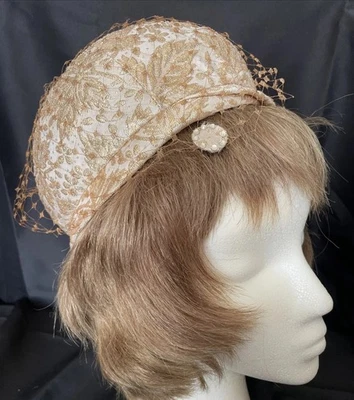 Sombrero de oro Ranleigh vintage años 60 con velo de red con pedrería Foto 1 de 4