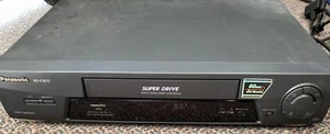 Videoregistratore/Lettore VHS VCR Panasonic NV-FJ610 - Buono stato funzionante - Foto 1 di 2