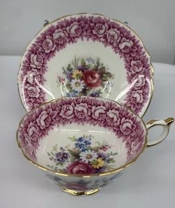 VTG Paragon G5601-4 Floral Center Red Rose Border Gold Trim Tea Cup & Saucer - Picture 1 of 8