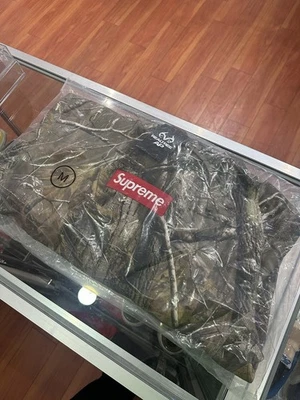 Sudadera Supreme Box Logo Con Capucha Real Tree AP Camuflada FW25 Talla Mediana, EN MANO Foto 1 de 4