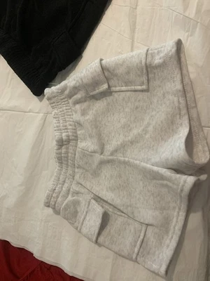 Olivia Kay cargo Sweat shorts 2 pack Black & Grey Sz Medium Foto 1 de 4