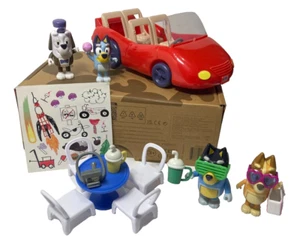 BLUEY Escape Convertible Playset with JERRY LEE Bluey Mum Dad & 9 accessories - Picture 1 of 19