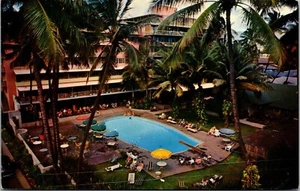 Vtg Honolulu Hawaii HI Waikiki Beach Edgewater Hotel Swimming Pool View Postcard - Picture 1 of 2