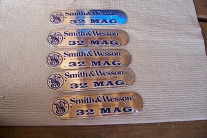 VTG S&W Smith & Wesson Badge Plate Gun Ammo Label  32 Mag   LOT of 5 - Picture 1 of 4