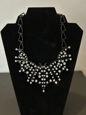 Collar Babero Betsey Johnson Murciélago Negro Estrás Brillante Declaración Halloween ¡NUEVO CON ETIQUETAS! Foto 1 de 4