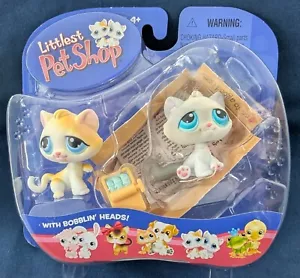 LPS Littlest Pet Shop kittens with sardines and "free to good home" box - Picture 1 of 3