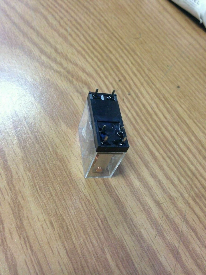 Substituição de relé de proteção amplificador Marantz MA500. - Imagem 1 de 1