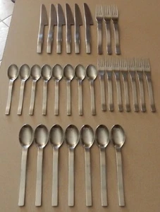 31 PC Splendide LYON 18/10 Stainless David Shaw Satin Silverware Flatware - Picture 1 of 8