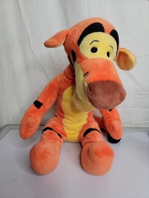 Мягкая плюшевая игрушка-животное Винни-Пух Disney Store 15 дюймов - Изображение 1 из 3