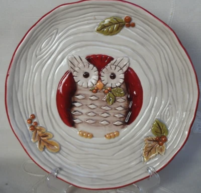 Grasslands Road Red Owl Plate 7 3/4" - Image 1 of 3
