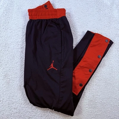 Pantalones de chándal Air Jordan para hombre pequeños negros rojos Breakaway cordón a presión gimnasio jogger Foto 1 de 4