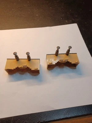 Triang 2 X R394 Hydraulic Buffers Stops In Beige 3DPD - Image 1 of 2