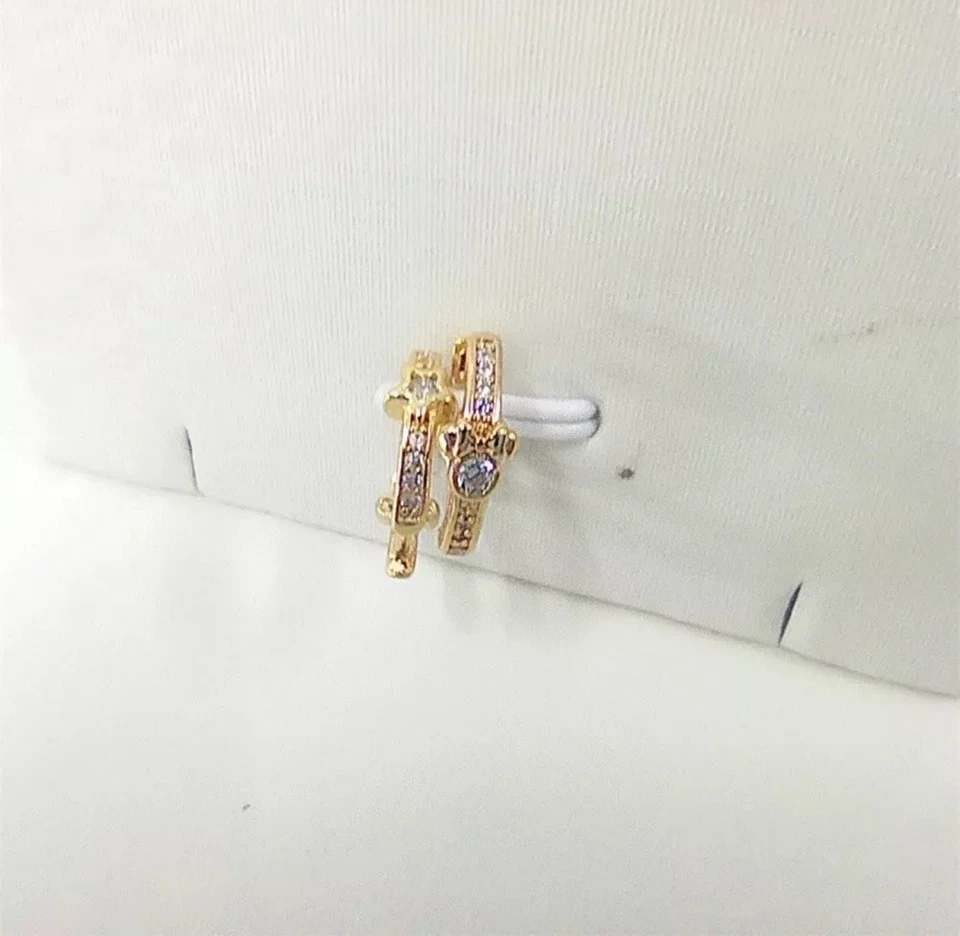 Nuevos Pendientes Aro Brillantes Pandora Disney Mickey Mouse y Minnie Mouse 262959C01 Foto 1 de 4