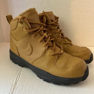 NIKE Manoa LTR BQ5373-700 Youth Size 2 Wheat Hightop Leather Boots EUC - Picture 1 of 12