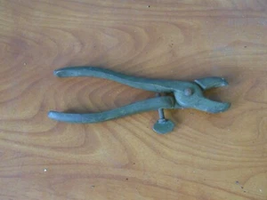 Vintage 6 1/2" Hog Nose Pliers. - Picture 1 of 8