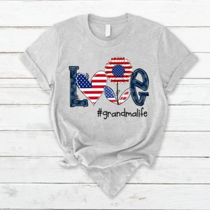 Camiseta Personalizada Love Grandma Life Flower EE. UU. Camisa Unisex Regalo para Papá - Imagen 1 de 3