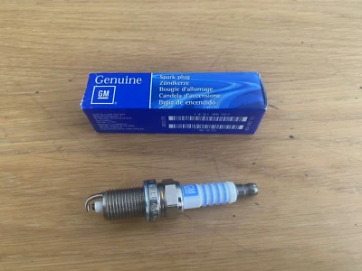 x1 93188557 Genuine Spark Plug for Jeep Grand Cherokee Mk3 3.7 Chevrolet Cruze - Image 1 of 2