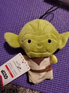 Star Wars Yoda Hallmark Small Stars Plush Ornament- New with Tags - Picture 1 of 2