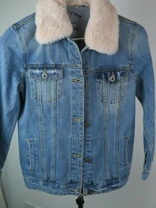 Art Class "Embrace Your Inner" graphic Women denim jacket w fur collar Sz M 7/8 - Picture 1 of 5