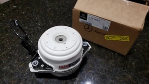 OEM Mercedes-Benz W166 X166 GL350 ML350 A1662406817 / 6917 Engine Mount L A/O R - Picture 1 of 12