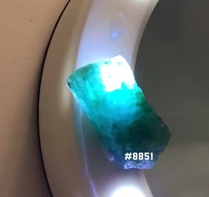 NATURAL EMERALD SPECIMEN 15.490CT. COLOMBIAN. #8851 BEAUTIFUL - Picture 1 of 3
