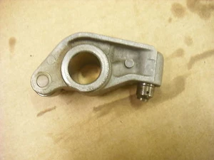 2005 MERCEDES BENZ CLK 500 Engine LH rear intake RH front intake rocker arm - Picture 1 of 4
