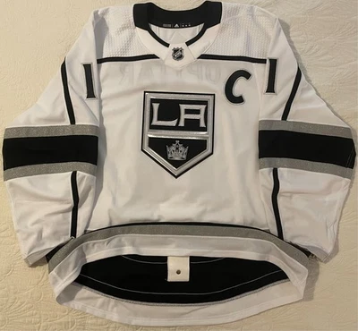 Camiseta deportiva de hockey de la NHL auténtica firmada por Anze Kopitar LA Kings 2017-2024 56 Foto 1 de 4