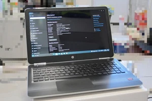 HP Pavilion 15-aw010nl – 15,6" – 16GB RAM – 512GB – AMD A10 - Imagen 1 de 9