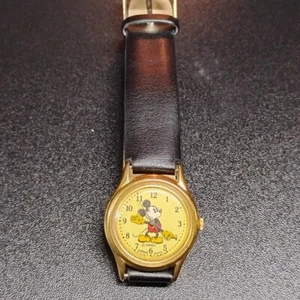 Vtg Walt Disney Lorus V515 6128 HR Mickey Mouse Watch w/ Black Leather Band  - Afbeelding 1 van 17