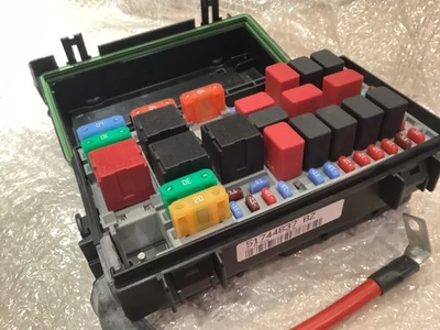 GENUINE NEW FIAT GRANDE PUNTO 1.2 1.4  2005-2009 FUSE BOX CONTROL UNIT 51744837 - Image 1 of 4