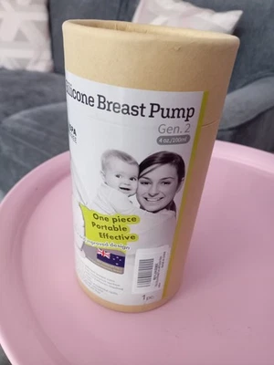 Haakaa 100 ml Silicone Manual Breast Pump - Clear (MHK062) - Image 1 of 3