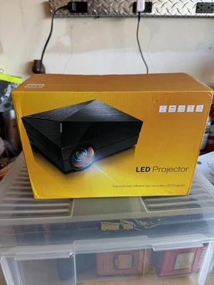 LED Projector – Portable Mini HD Multimedia Home Theater (New in Box) - Изображение 1 из 4