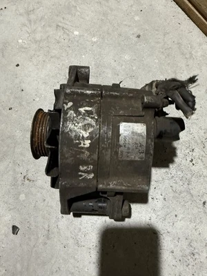 Chrysler Voyager Bosch 90a Alternator Generator OEM - Image 1 of 3