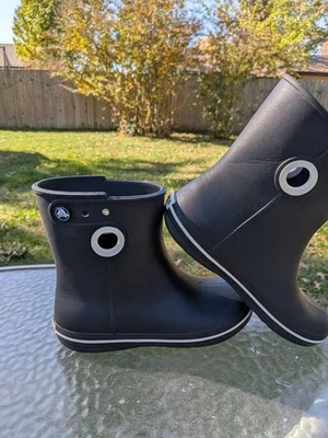 Crocs Jaunt Shorty Negro Blanco Pull-On Botas de Lluvia Zapatos Para Mujer Talla 6 Foto 1 de 4