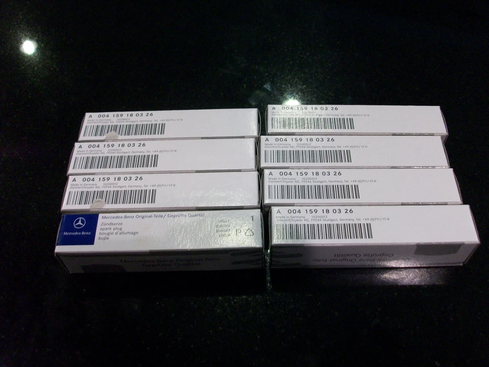 OEM GENUINE MERCEDES BENZ SPARK PLUG SET OF 8 FOR 273 ENGINES Foto 1 de 1